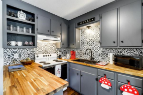 Family Home in Mountain View Less Than 1 Mi to Downtown!